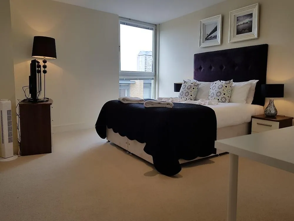 Still Life Canary Wharf Executive Hotel London United Kingdom